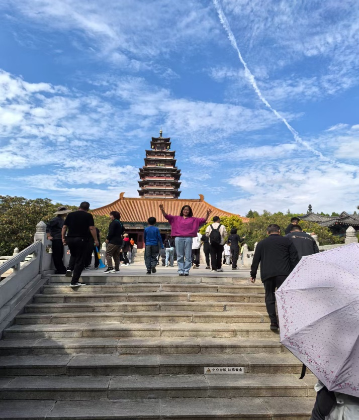 玄乐伴悠月，体泰乐开怀